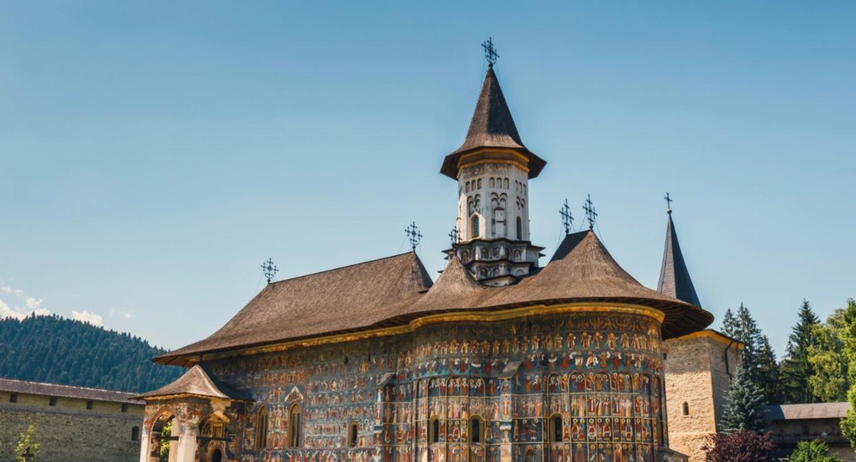 Luxury Bucovina Apartment Gura Humorului Exterior photo