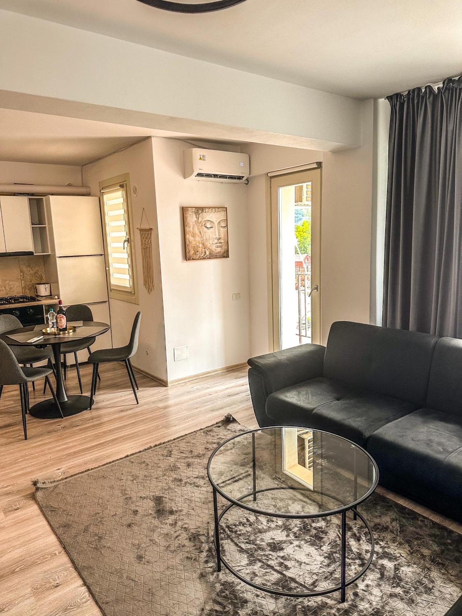 Luxury Bucovina Apartment Gura Humorului Exterior photo